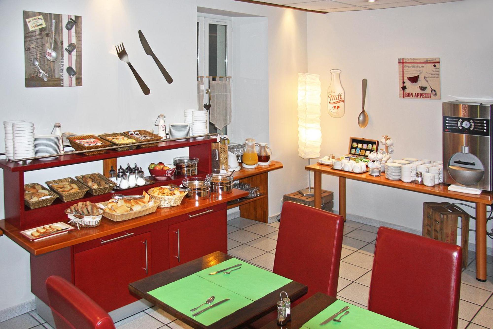 Hotel De Geneve Et Restaurant , Faverges-Seythenex Dış mekan fotoğraf